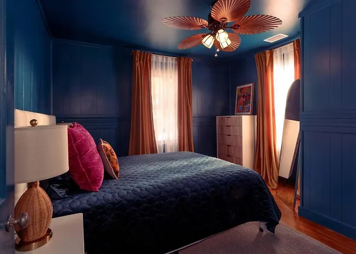 The Pelican - Serene East Hill Villa Pensacola